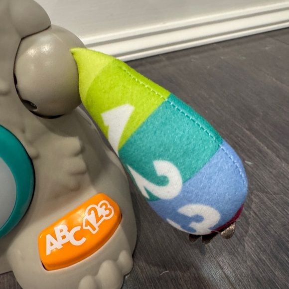 Fisher-Price Gray and Green Learning Sloth Linkimal Electronic Toy which Sings - Picture 4 of 7